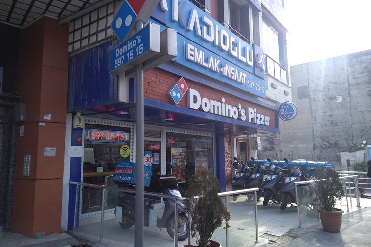 Domino S Pizza Arnavutkoy Eyup Istanbul Zomato
